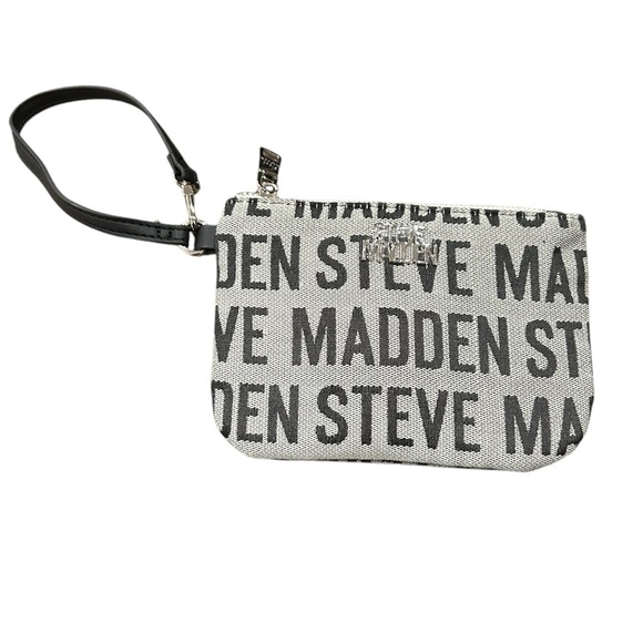 Steve Madden backpack & matching pouch - 2pc Retail $98 - Picture 4 of 9